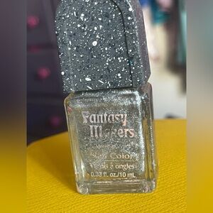 vintage wet and wild nail color:"RIP" tombstone bottle silver discontinued